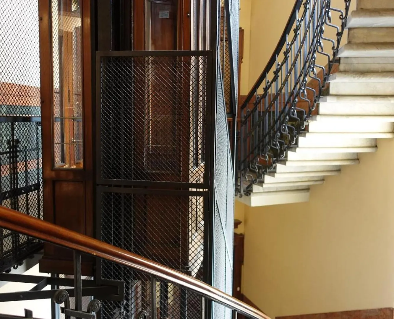 Apartment In Historic Building- Porta Venezia Милан