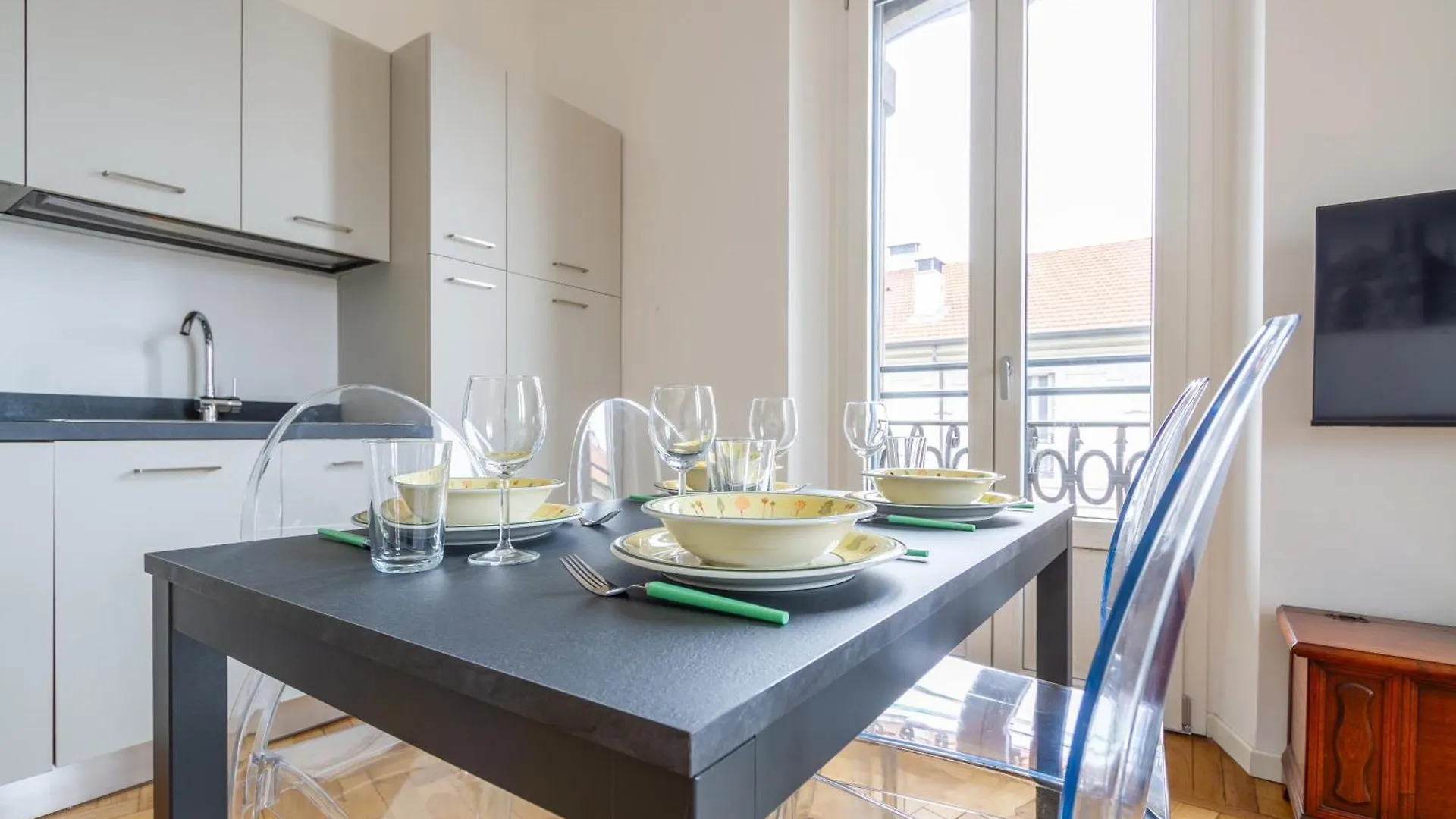 Apartment In Historic Building- Porta Venezia Милан Италия