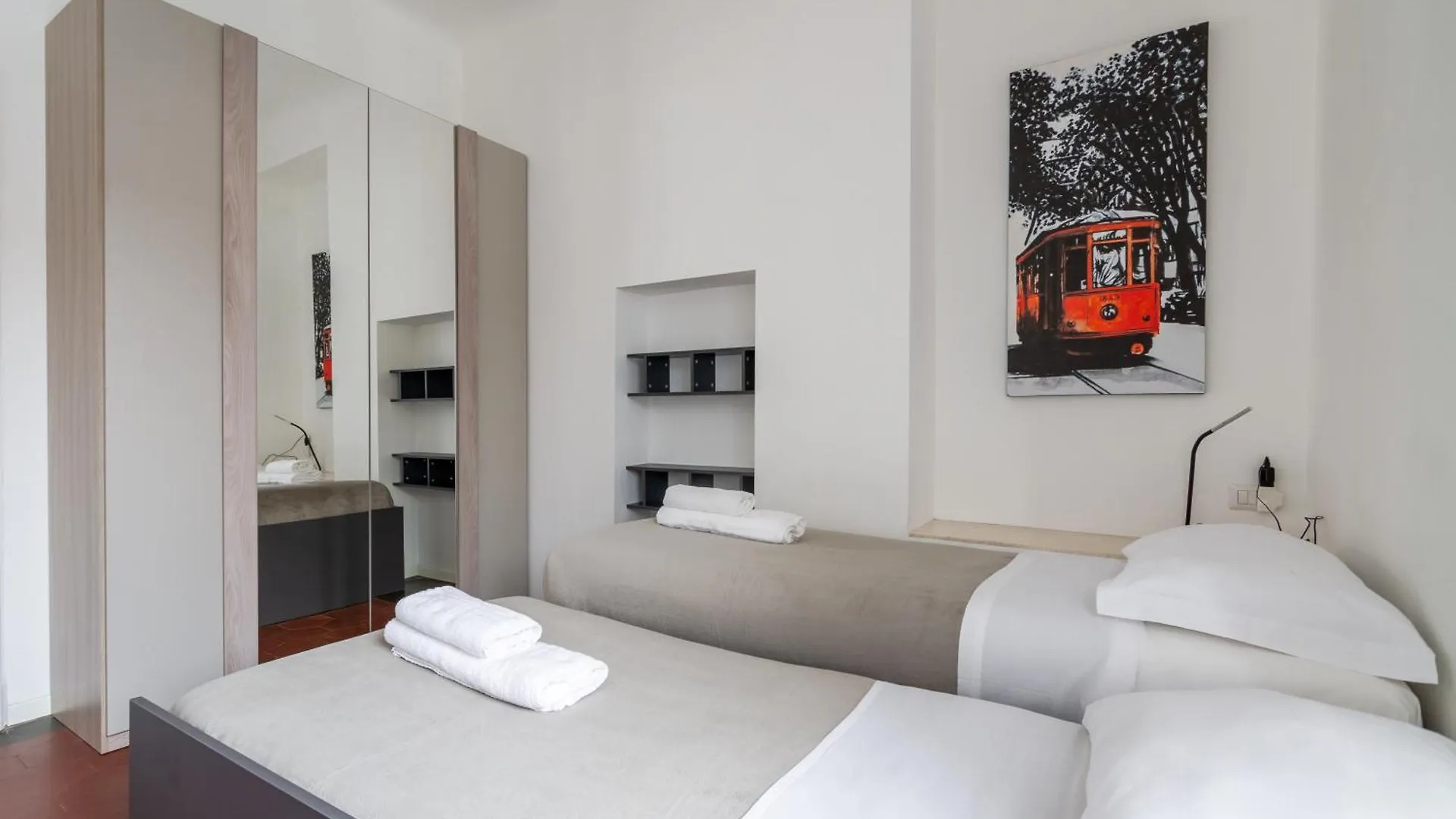 Apartment In Historic Building- Porta Venezia Милан 0*,